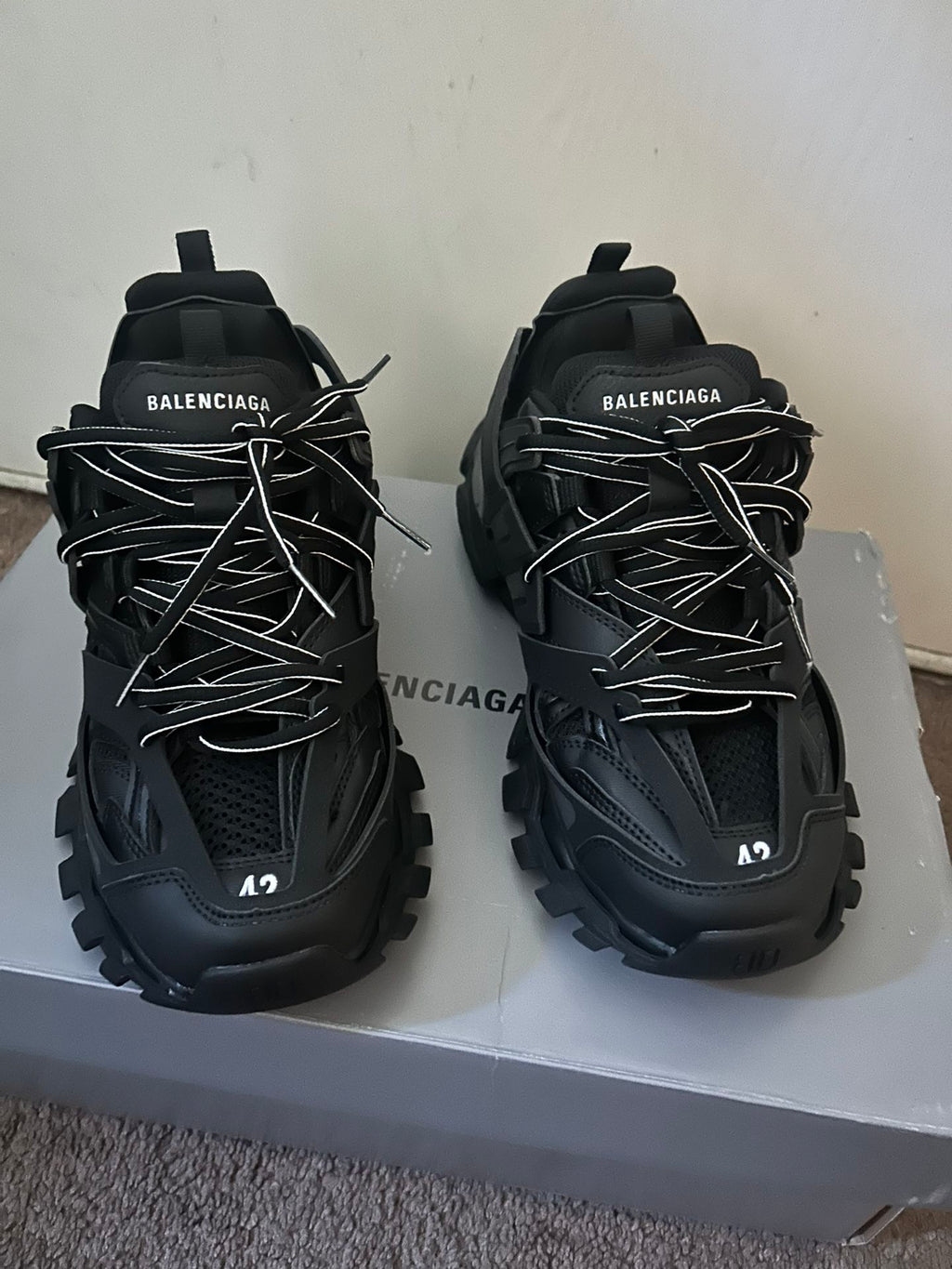 Nova Saints™ Balenciaga Tracks