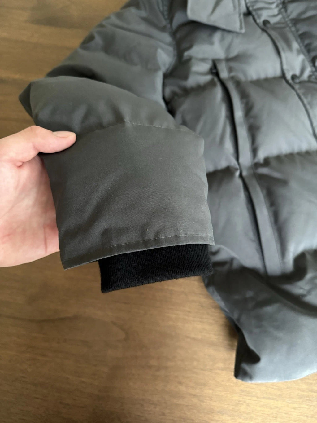 Nova Saints™ Canada Goose Wyndham Parka Grey/Black Badge